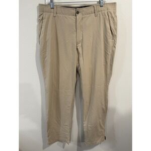 Under Armour Showdown Pants Men's Size 36/30 Beige Nylon Straight Leg Flat Front